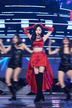 0089KBGPly1gm7iq05xq5j31vn2tf7wi(1)