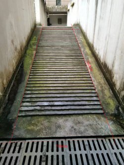 电动车水泥地斜坡 (1)